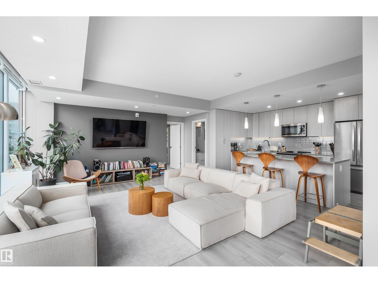 #1700 10180 103 ST NW - 1