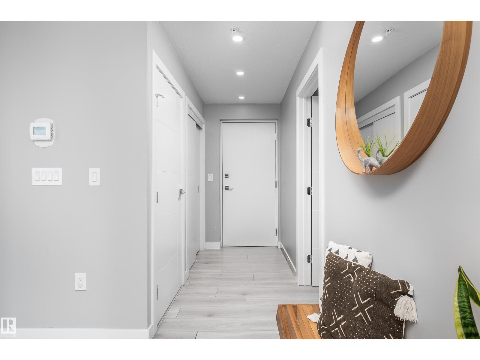 #1700 10180 103 ST NW - 3
