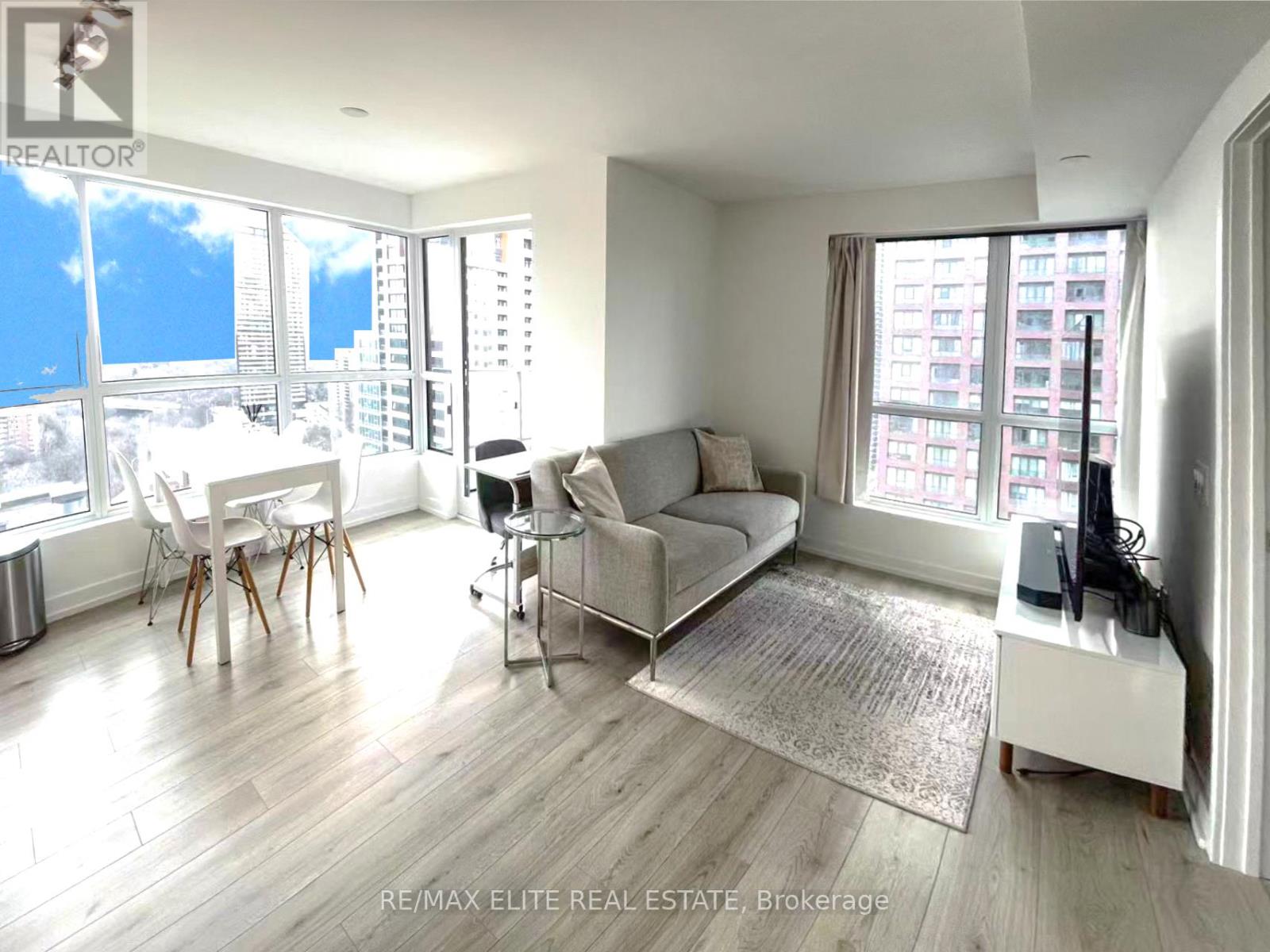 #1711 395 BLOOR STREET E - 4