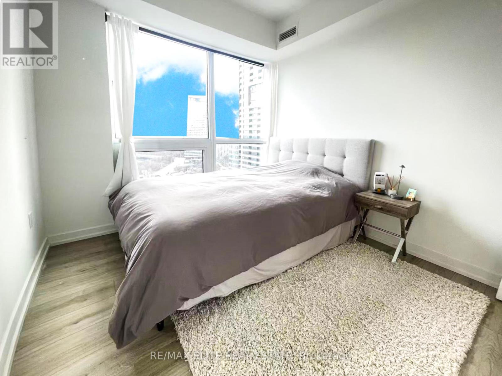 #1711 395 BLOOR STREET E - 5