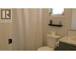 4873 Kemmi Crescent, 108 Mile Ranch, BC V0K2Z0 Photo 19