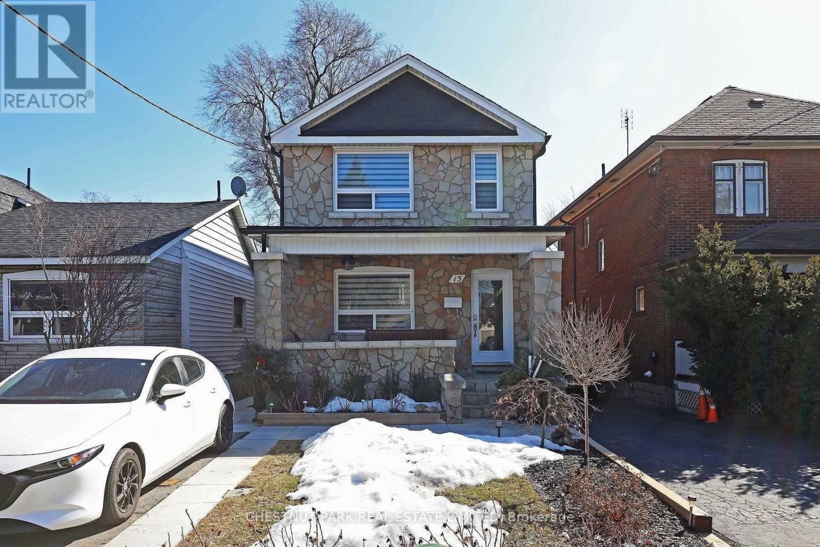Listing photo of 15 DENISON ROAD W