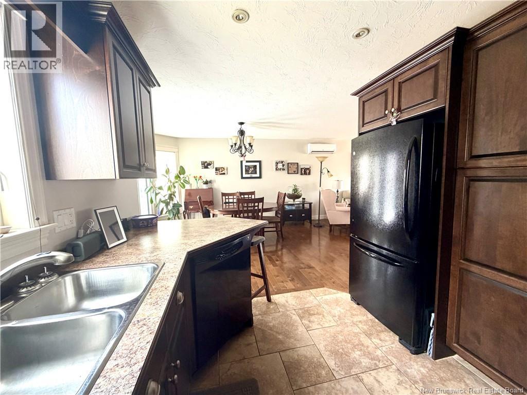 54 CLARENDON DRIVE - 8