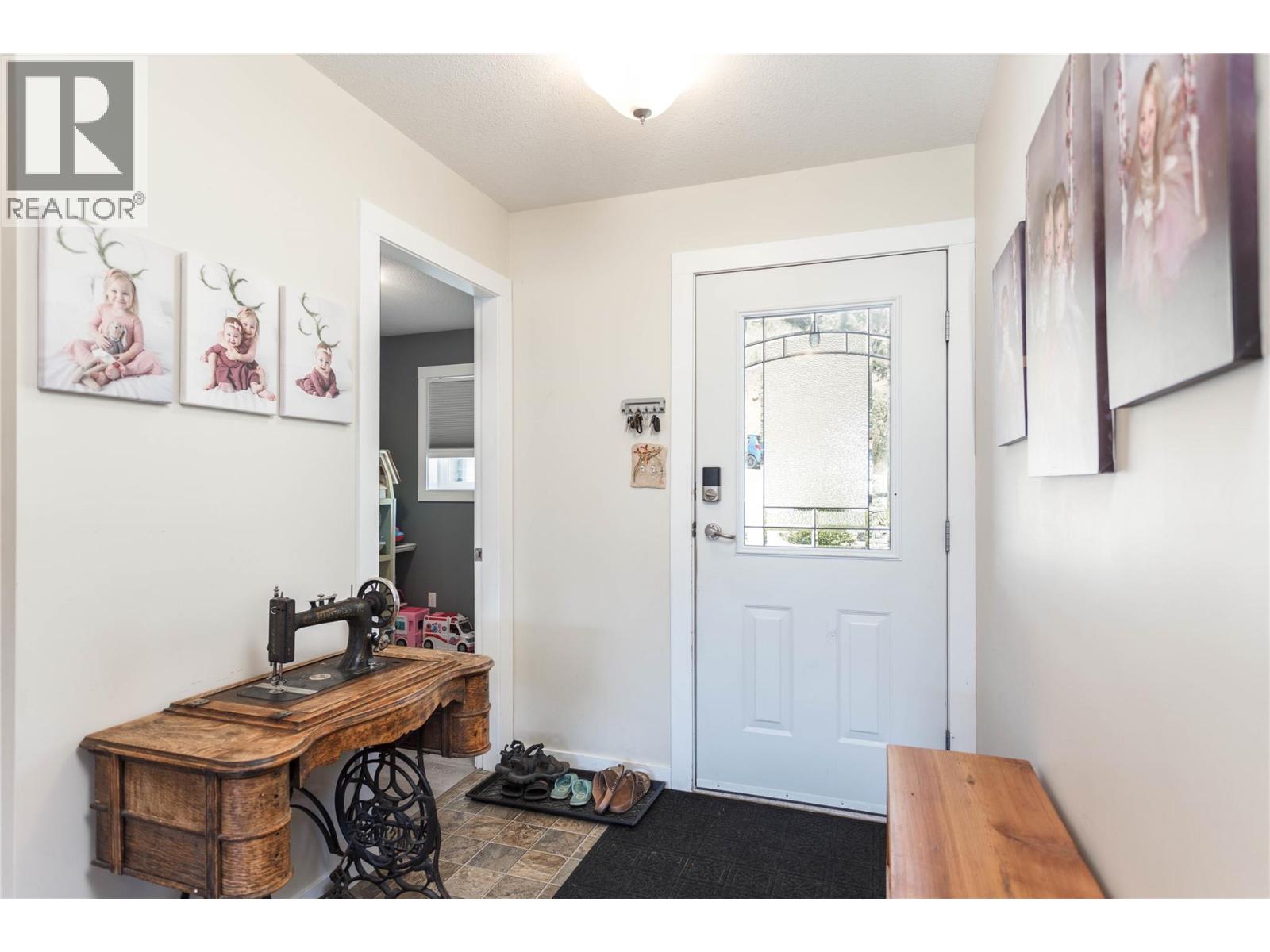 1859 SCHUNTER DRIVE - 28