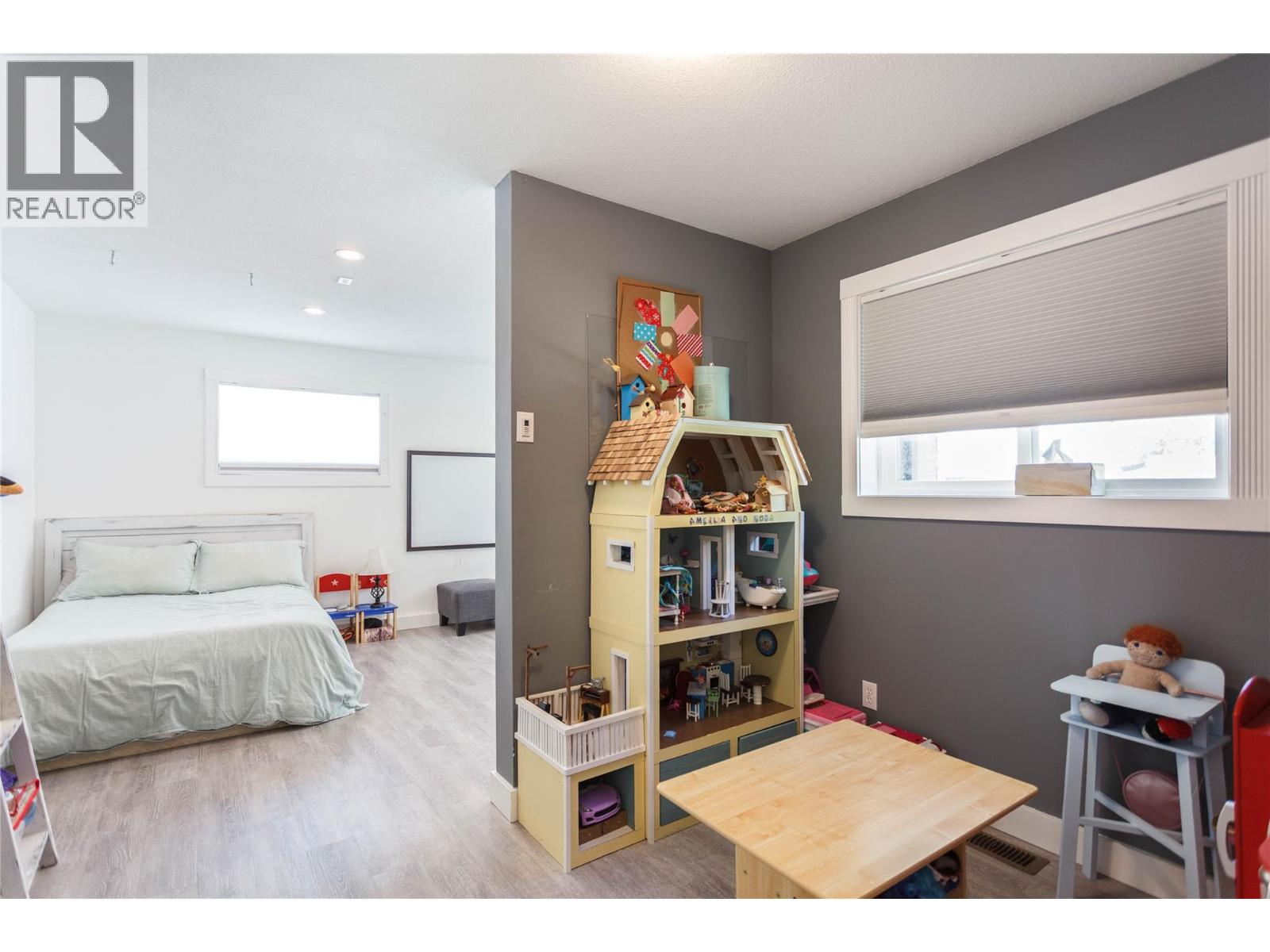 1859 SCHUNTER DRIVE - 31