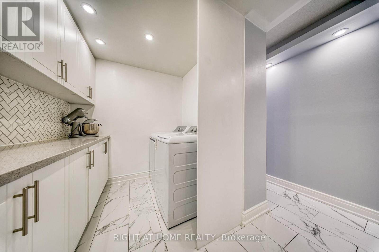 #2014 320 DIXON ROAD - 10