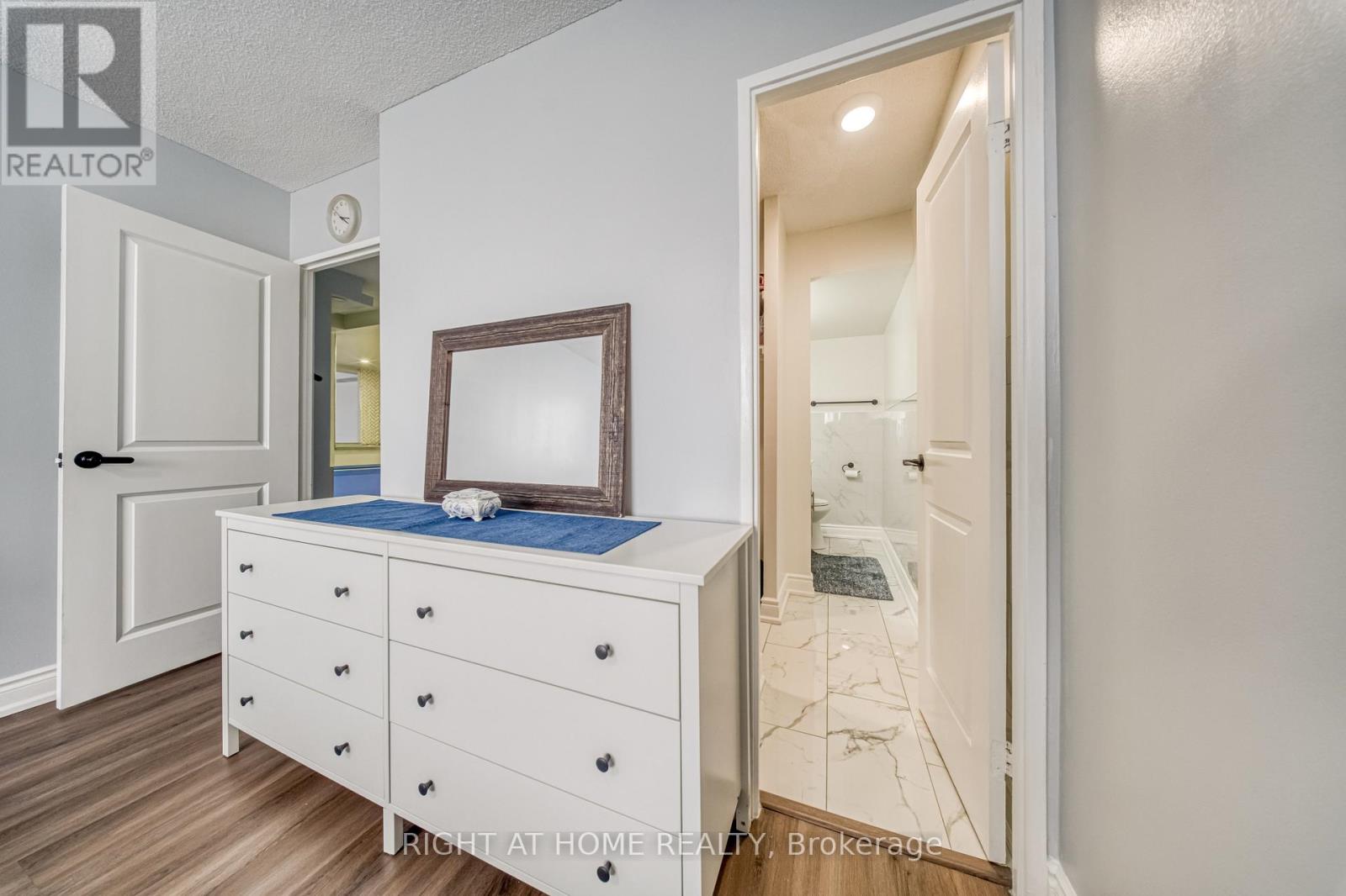 #2014 320 DIXON ROAD - 16