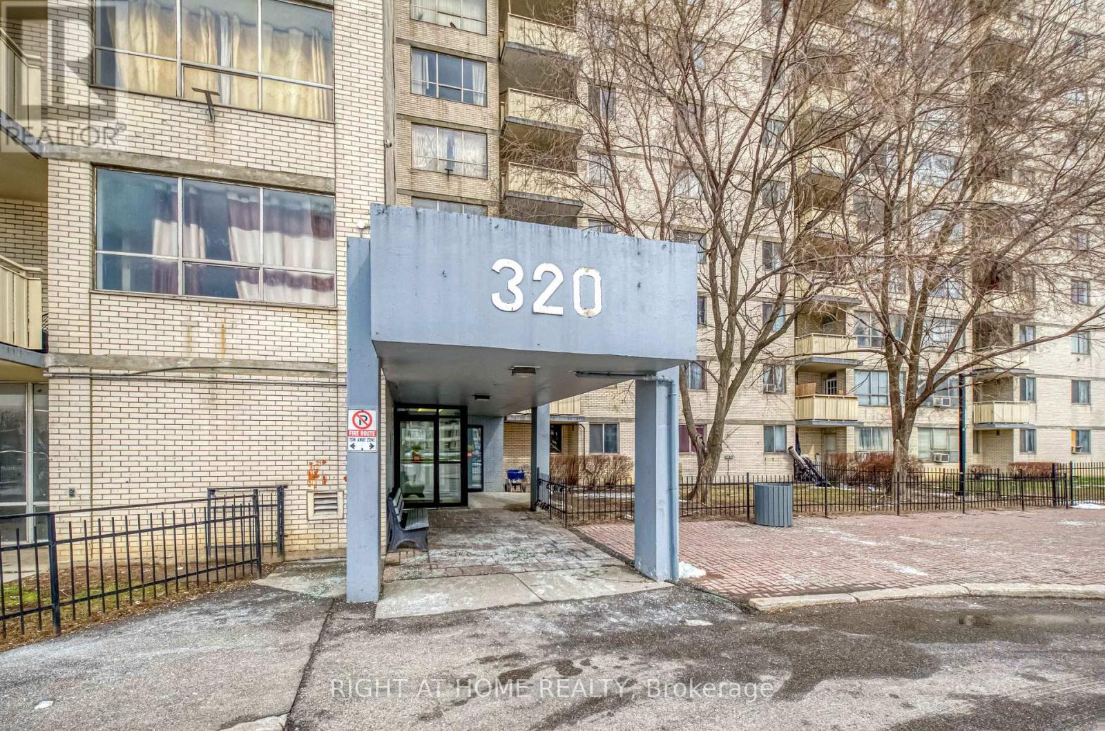 #2014 320 DIXON ROAD - 31
