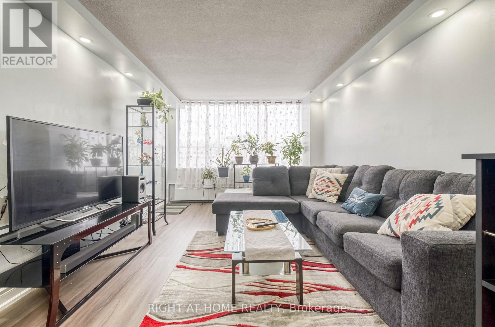 #2014 320 DIXON ROAD - 5
