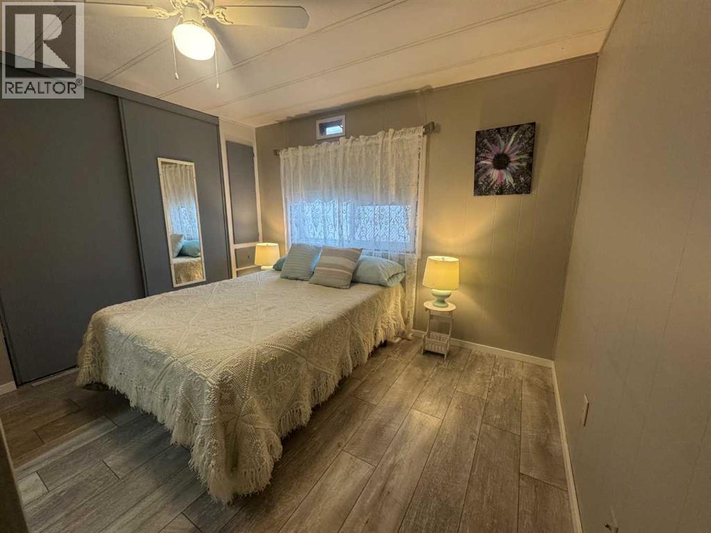 Single Family House Mobile Home for Sale in #   Gray Drive Glendale Red Deer 