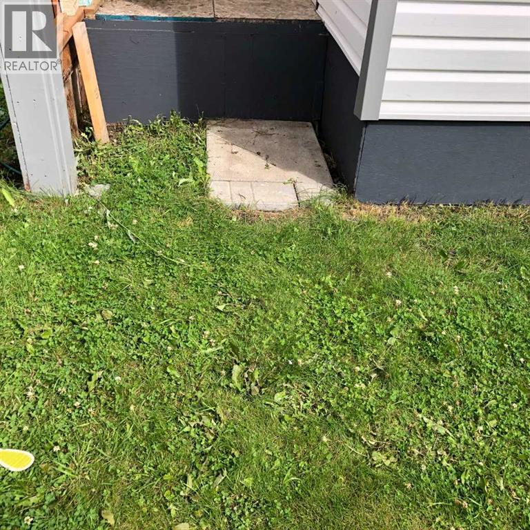 Single Family House Mobile Home for Sale in #   Gray Drive Glendale Red Deer 