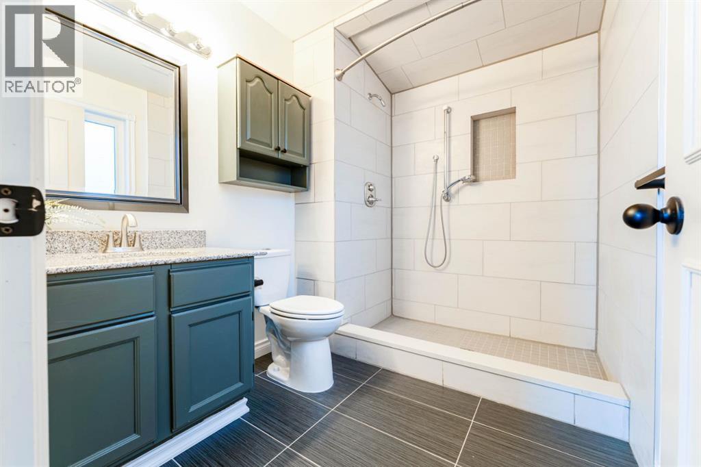 215 Scenic Way NW, Calgary, Alberta