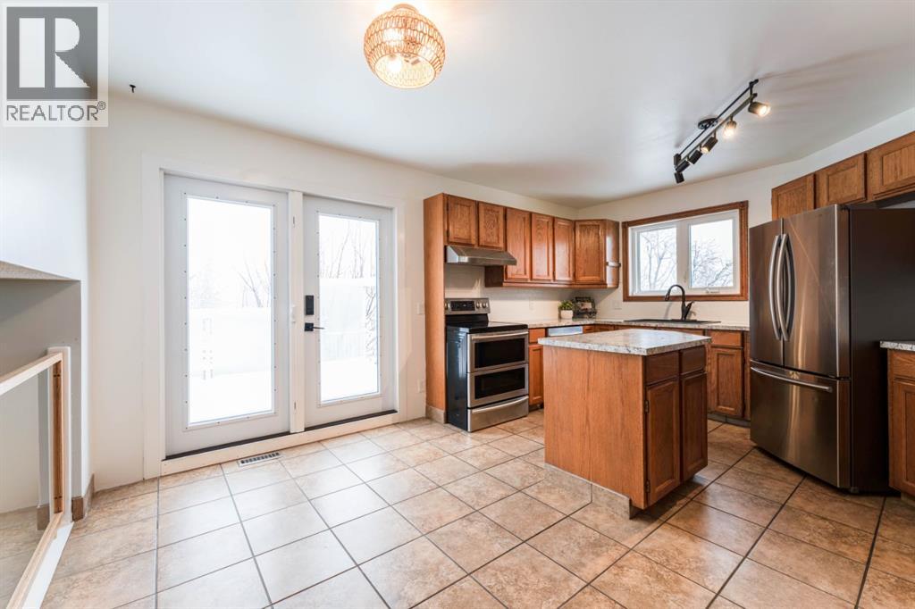 Single Family House 4 Level for Sale in  Scenic Way NW Scenic Acres Calgary 