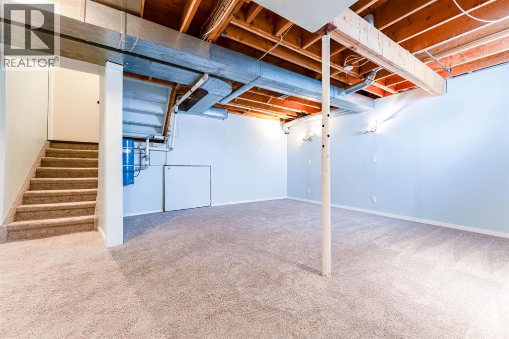 Single Family House 4 Level for Sale in  Scenic Way NW Scenic Acres Calgary 