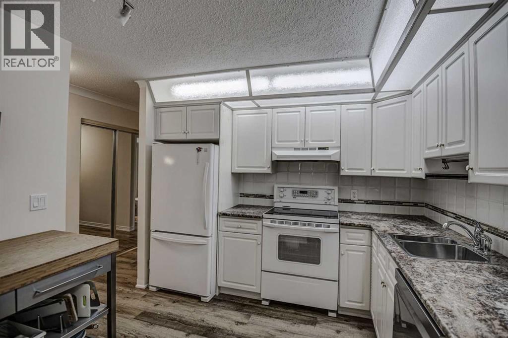 Single Family House for Sale in    Avenue SW Windsor Park Calgary 