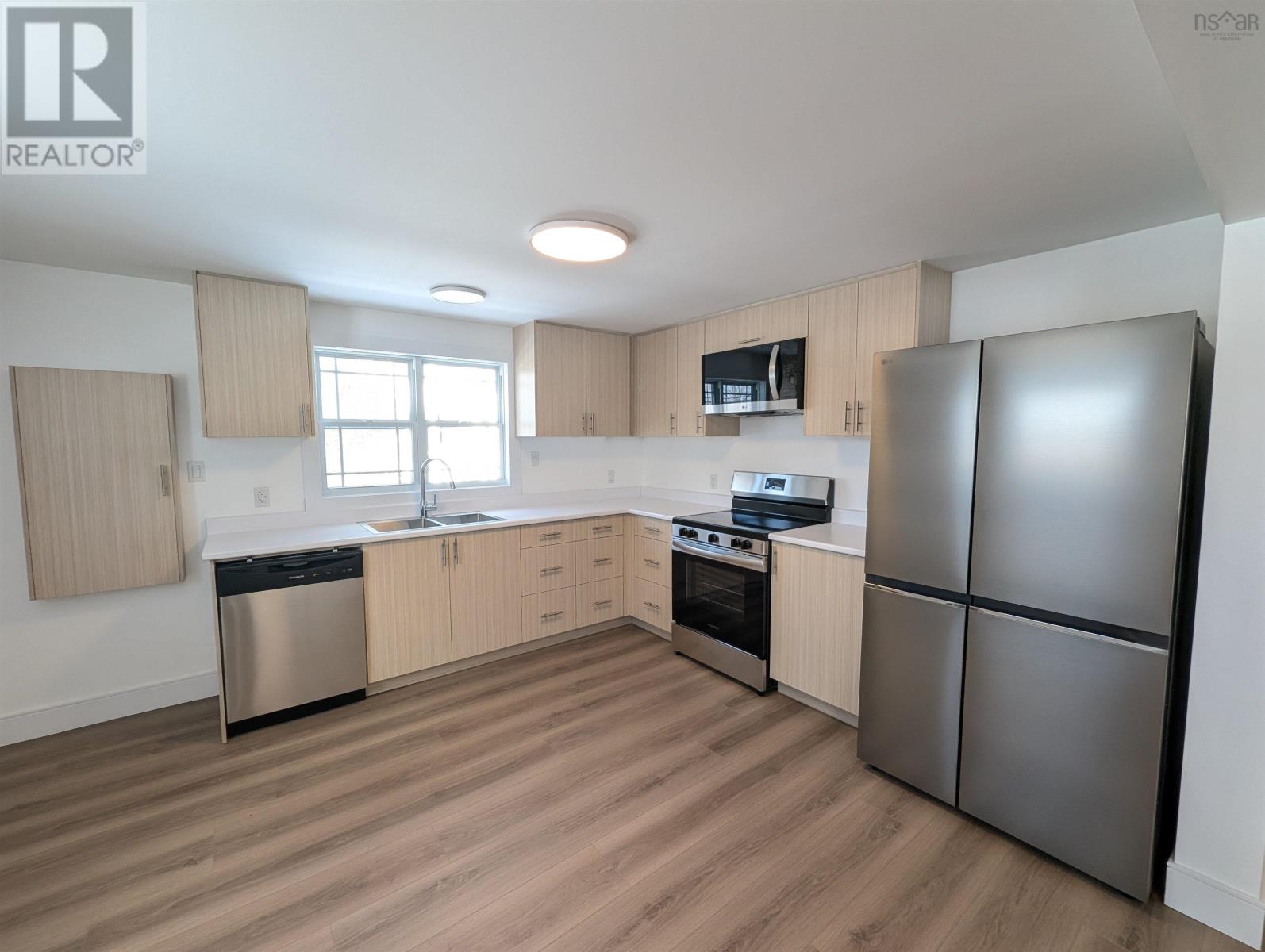 Property 1 of 34 of 207 Highway 214