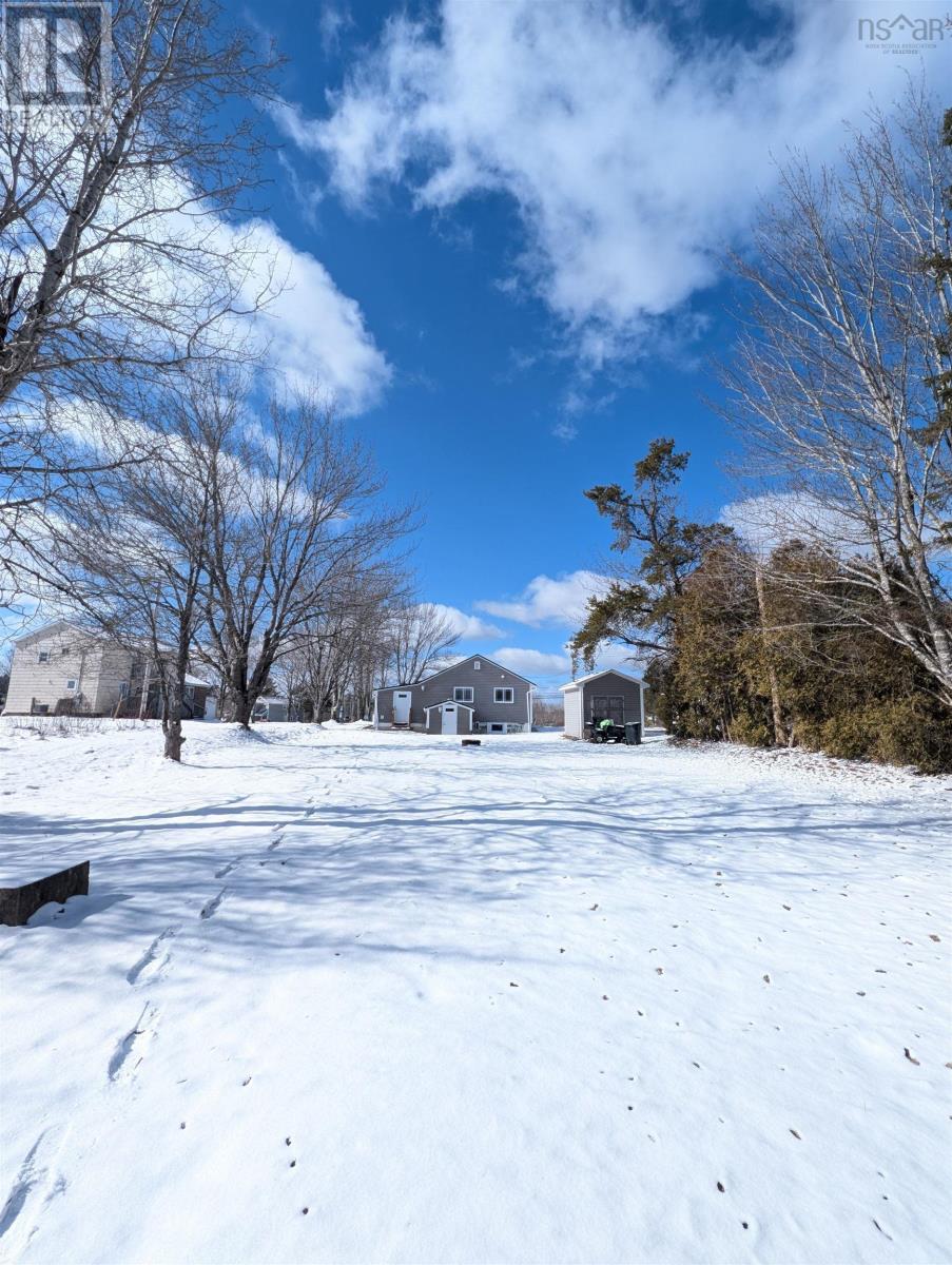 Property 5 of 35 of 207 Highway 214