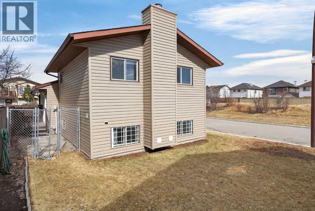 Single Family House 4 Level for Sale in  Taraglen Court NE Taradale Calgary 