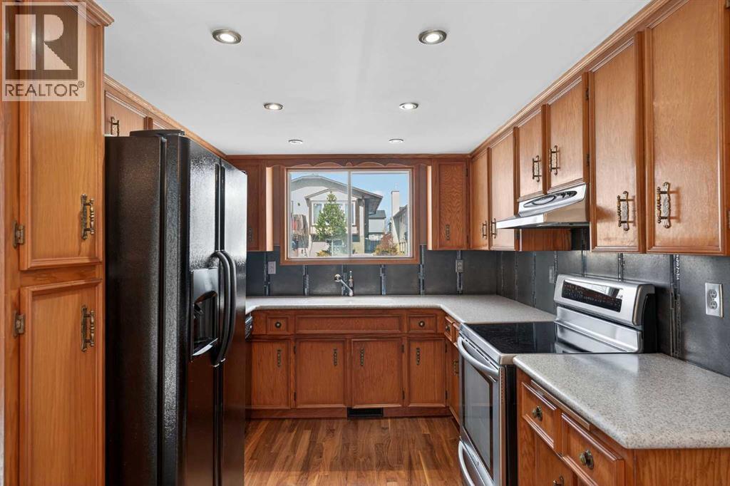 Single Family House 4 Level for Sale in  Taraglen Court NE Taradale Calgary 