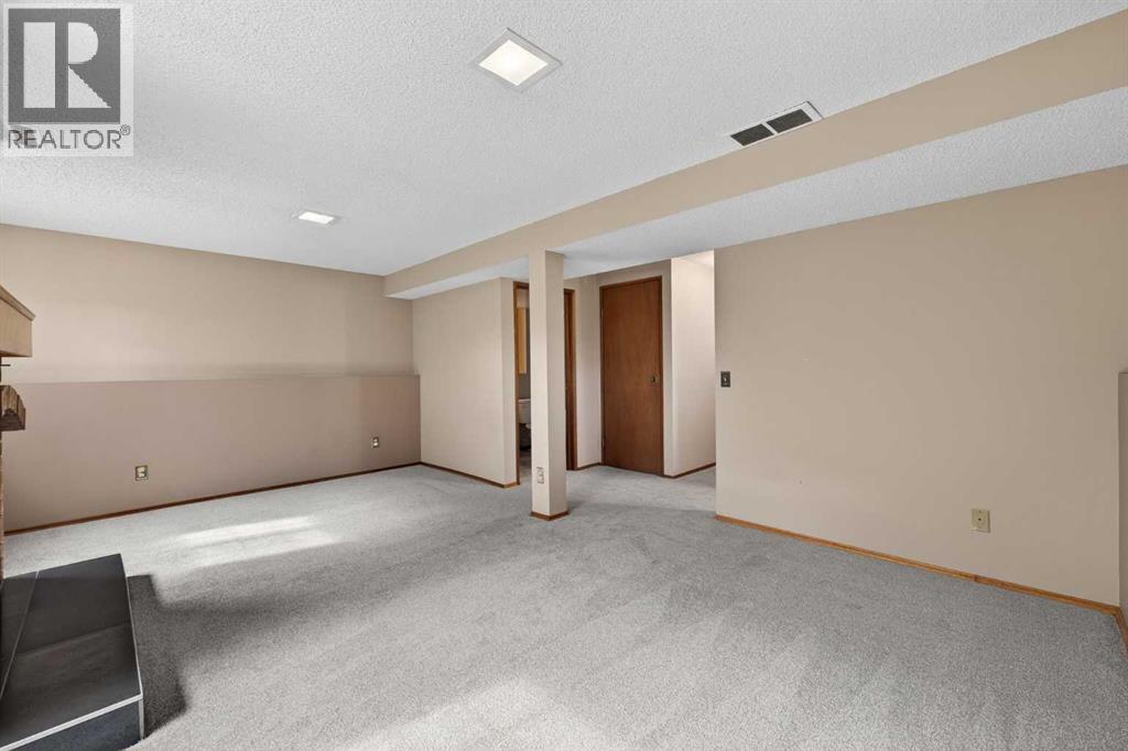 Single Family House 4 Level for Sale in  Taraglen Court NE Taradale Calgary 