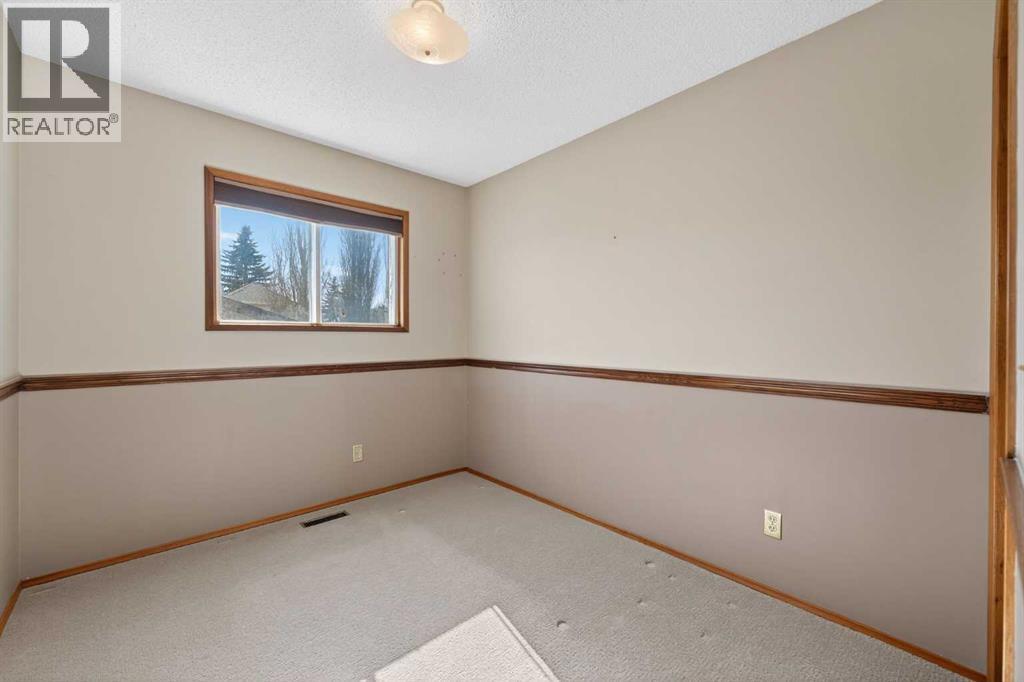 Single Family House 4 Level for Sale in  Taraglen Court NE Taradale Calgary 