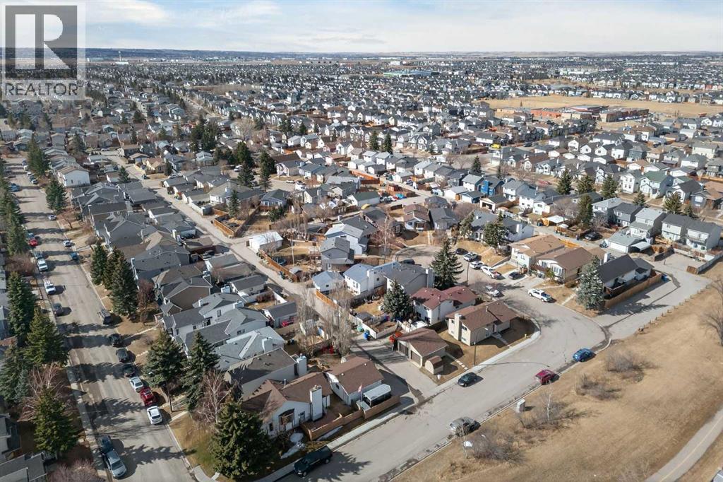 Single Family House 4 Level for Sale in  Taraglen Court NE Taradale Calgary 