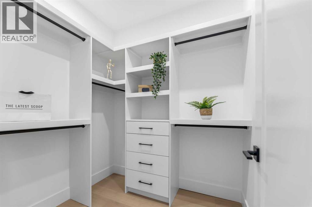 Single Family House for Sale in   Avenue SW North Glenmore Park Calgary 