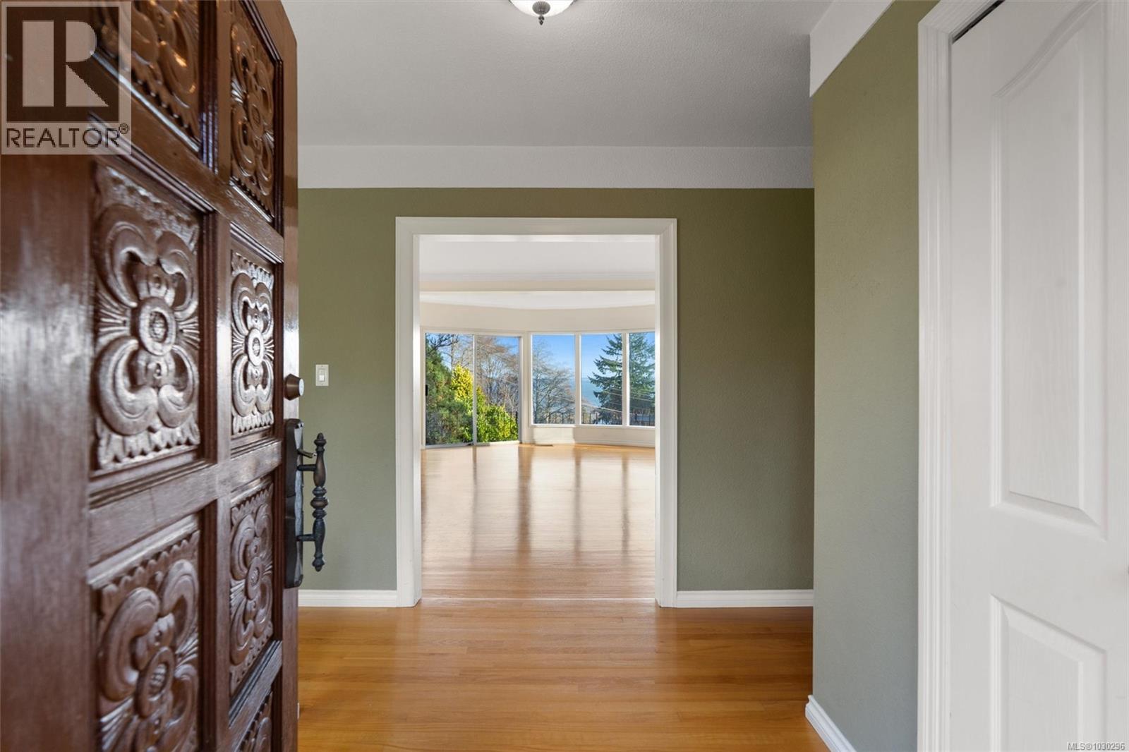  5054 Catalina Terrace, Saanich