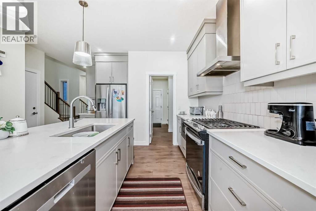 Single Family House for Sale in  Silver Spruce Grove SW Silverado Calgary 