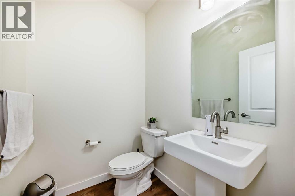 Single Family House for Sale in  Silver Spruce Grove SW Silverado Calgary 