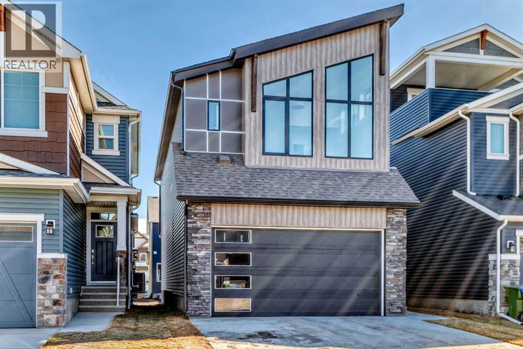 Single Family House for Sale in  Silver Spruce Grove SW Silverado Calgary 