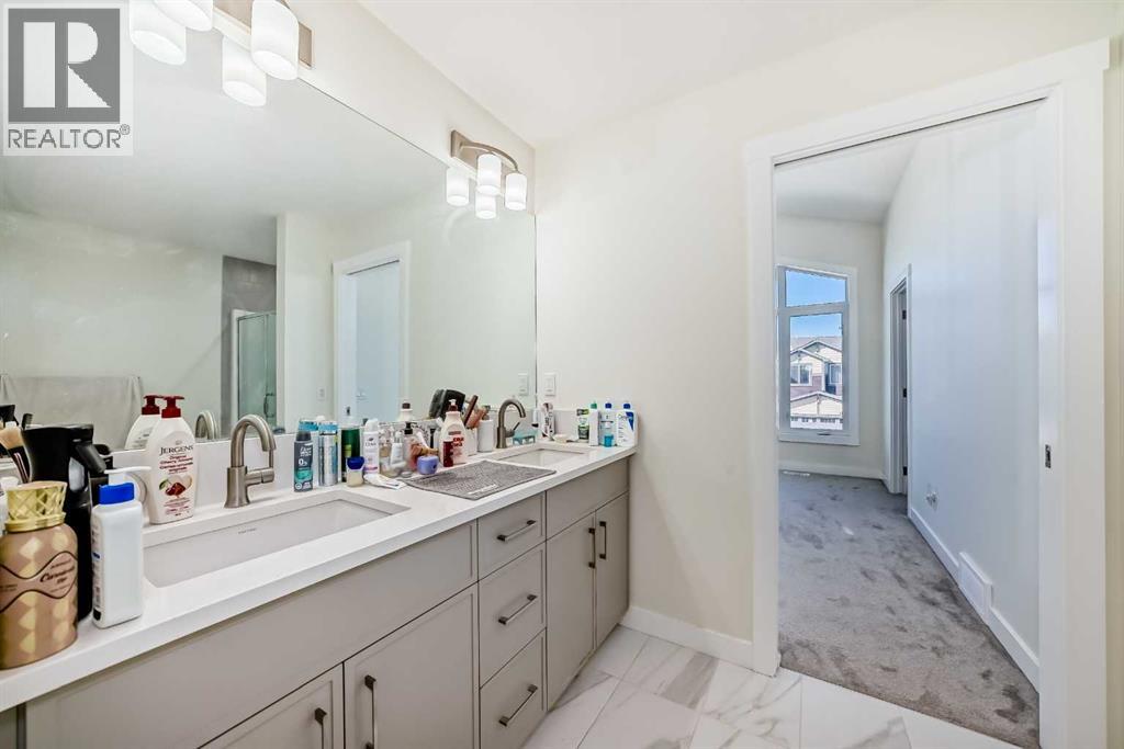 Single Family House for Sale in  Silver Spruce Grove SW Silverado Calgary 