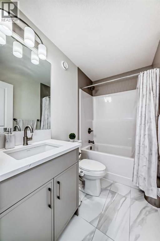 138 Silver Spruce Grove SW, Calgary, Alberta