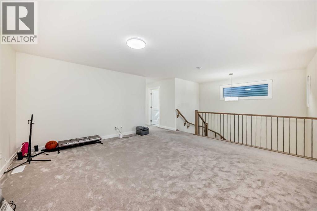 Single Family House for Sale in  Silver Spruce Grove SW Silverado Calgary 