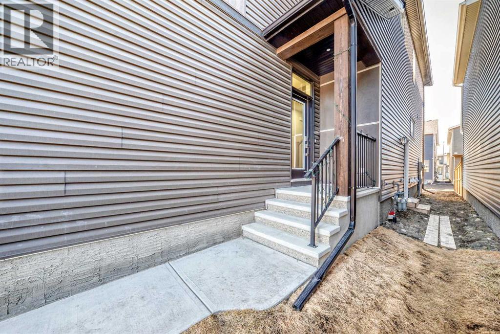 Single Family House for Sale in  Silver Spruce Grove SW Silverado Calgary 