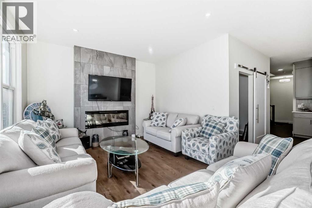 Single Family House for Sale in  Silver Spruce Grove SW Silverado Calgary 