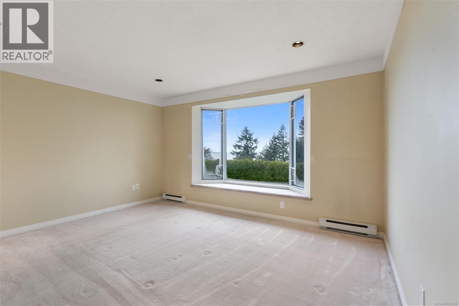  5054 Catalina Terrace, Saanich