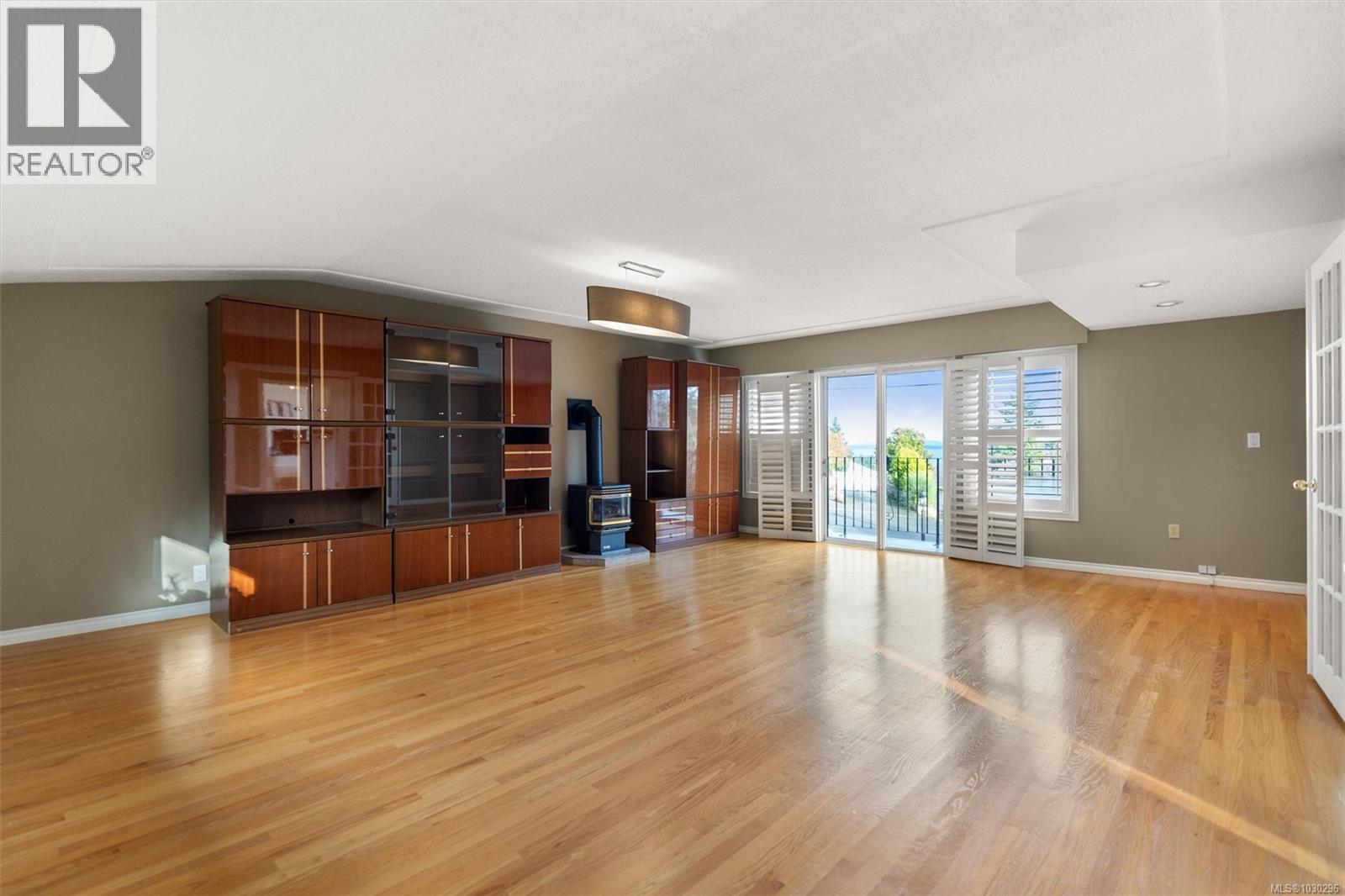  5054 Catalina Terrace, Saanich