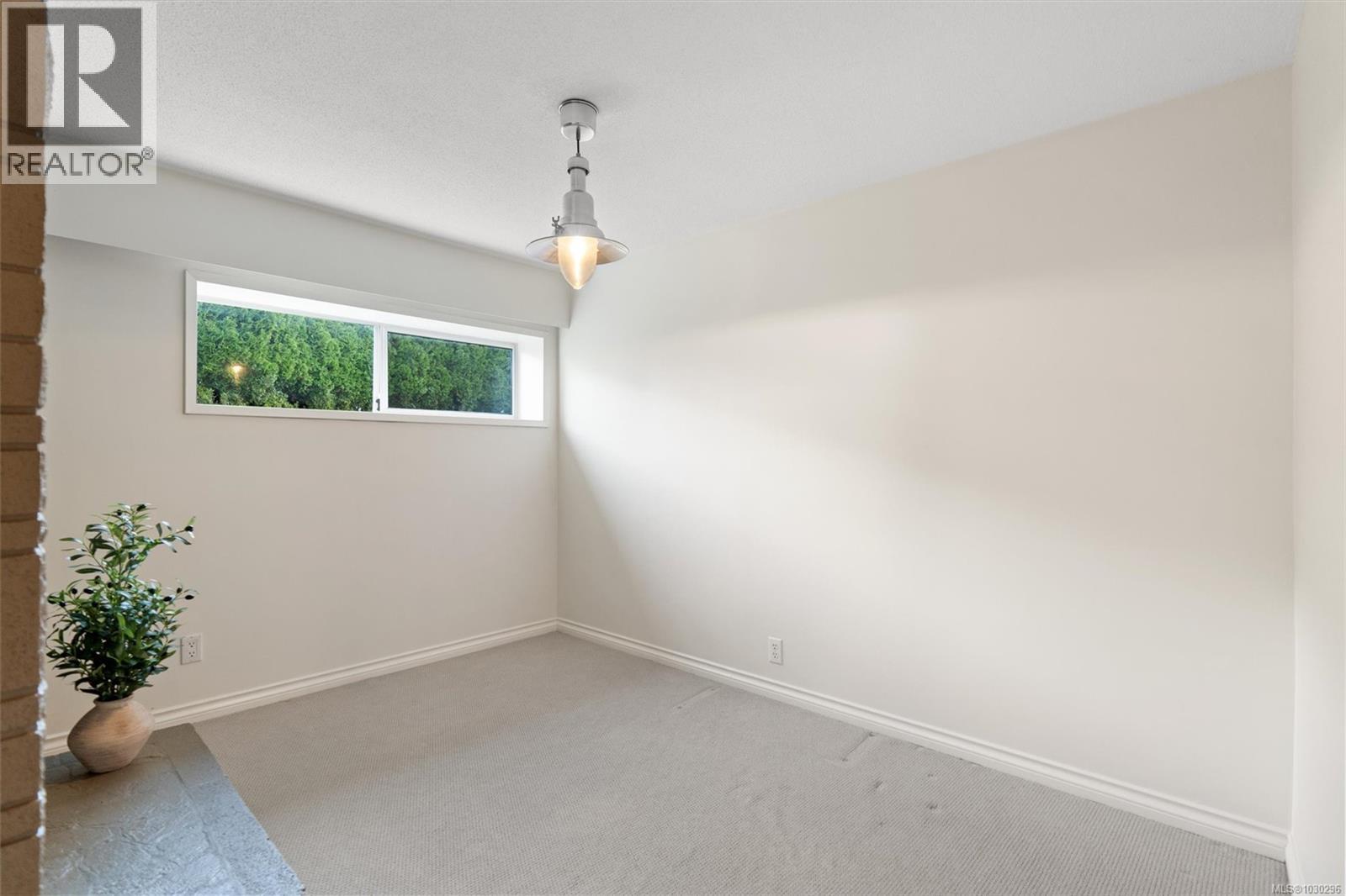  5054 Catalina Terrace, Saanich