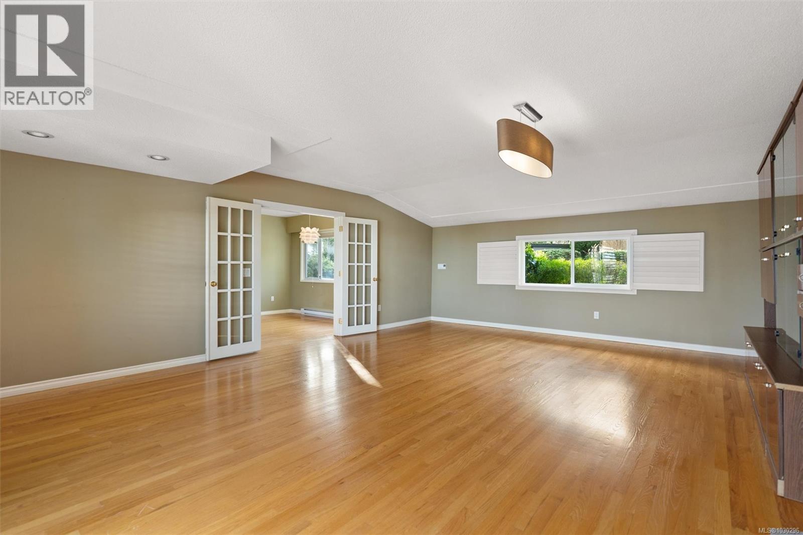  5054 Catalina Terrace, Saanich