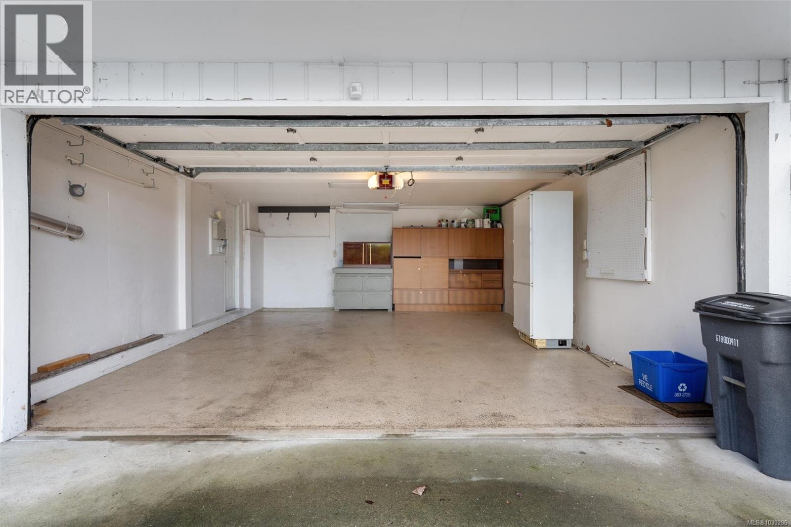  5054 Catalina Terrace, Saanich