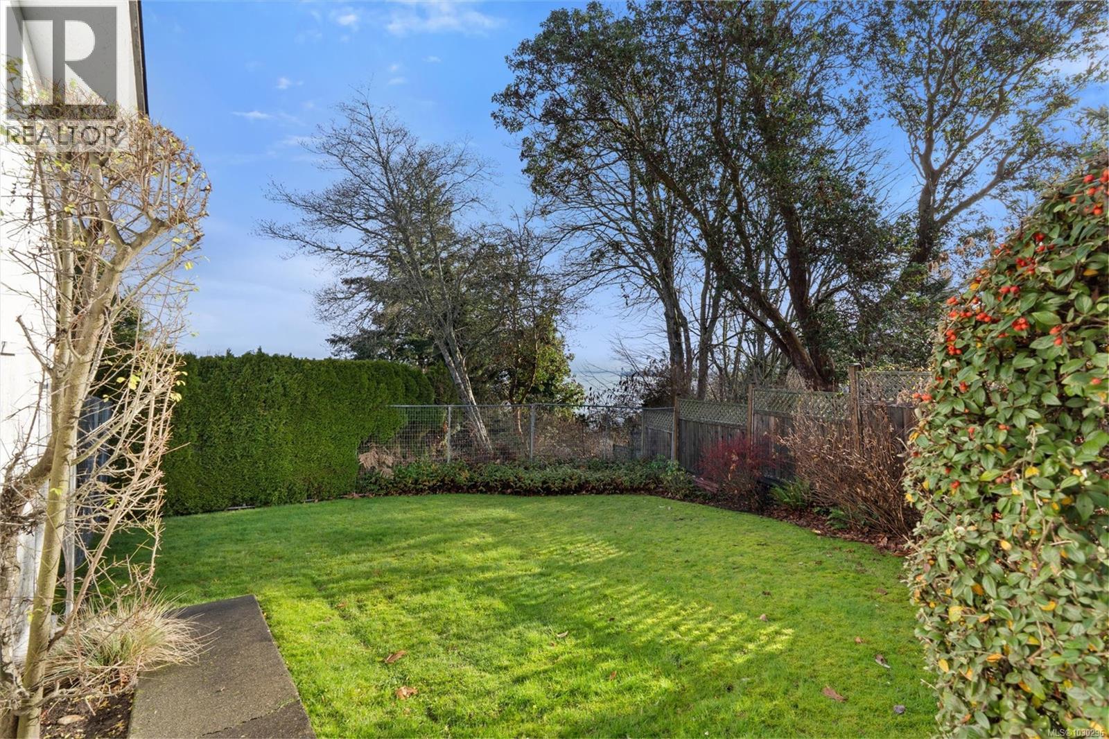  5054 Catalina Terrace, Saanich