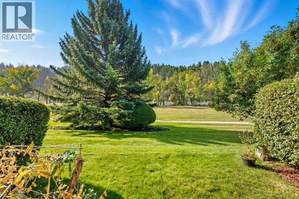 Single Family House 5 Level for Sale in  Point Mckay Road NW Point McKay Calgary 