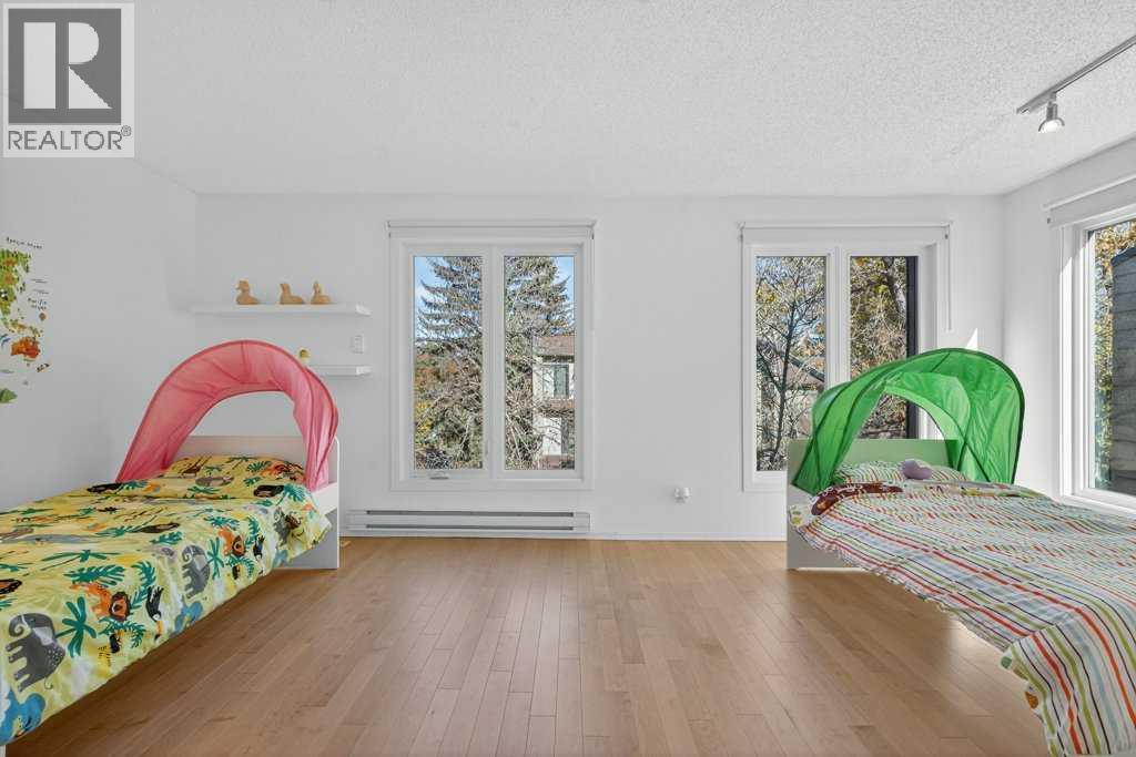 Single Family House 5 Level for Sale in  Point Mckay Road NW Point McKay Calgary 