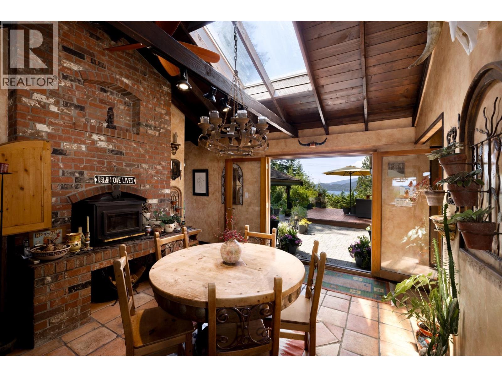 315 BAYVIEW ROAD, Lions Bay