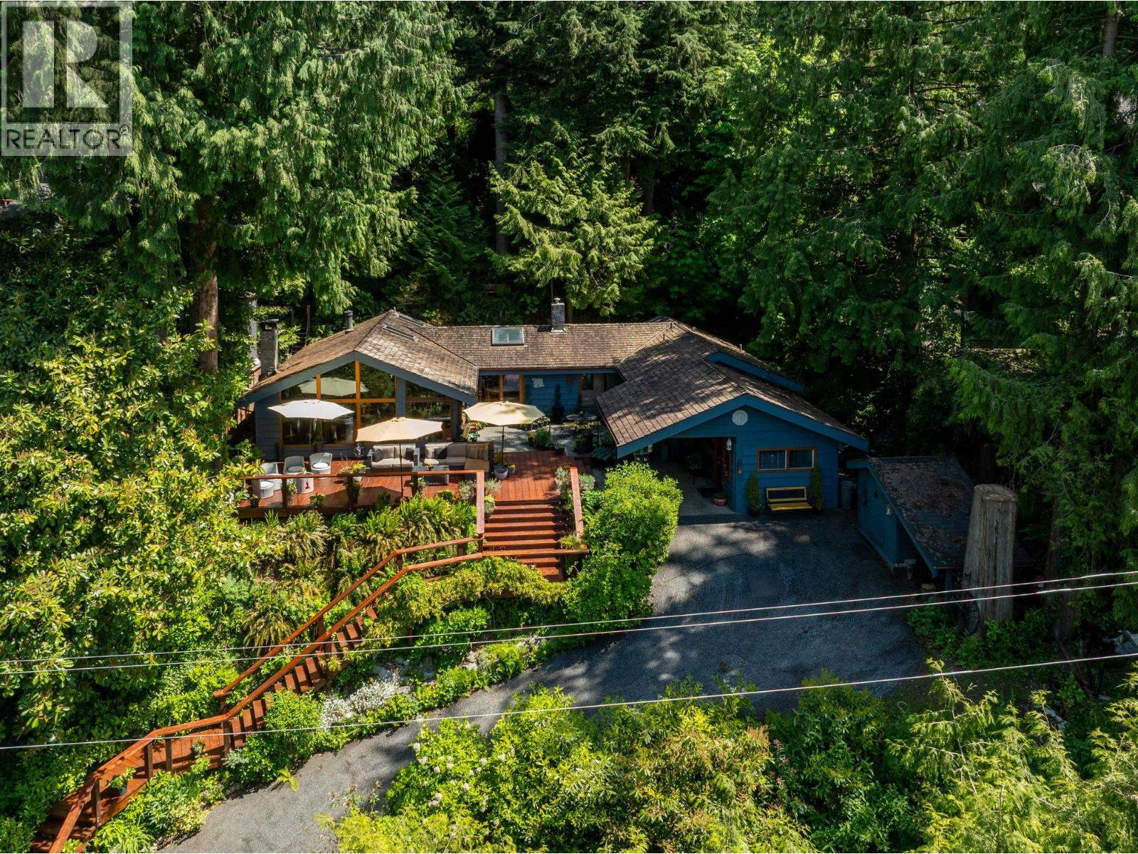 315 BAYVIEW ROAD, Lions Bay