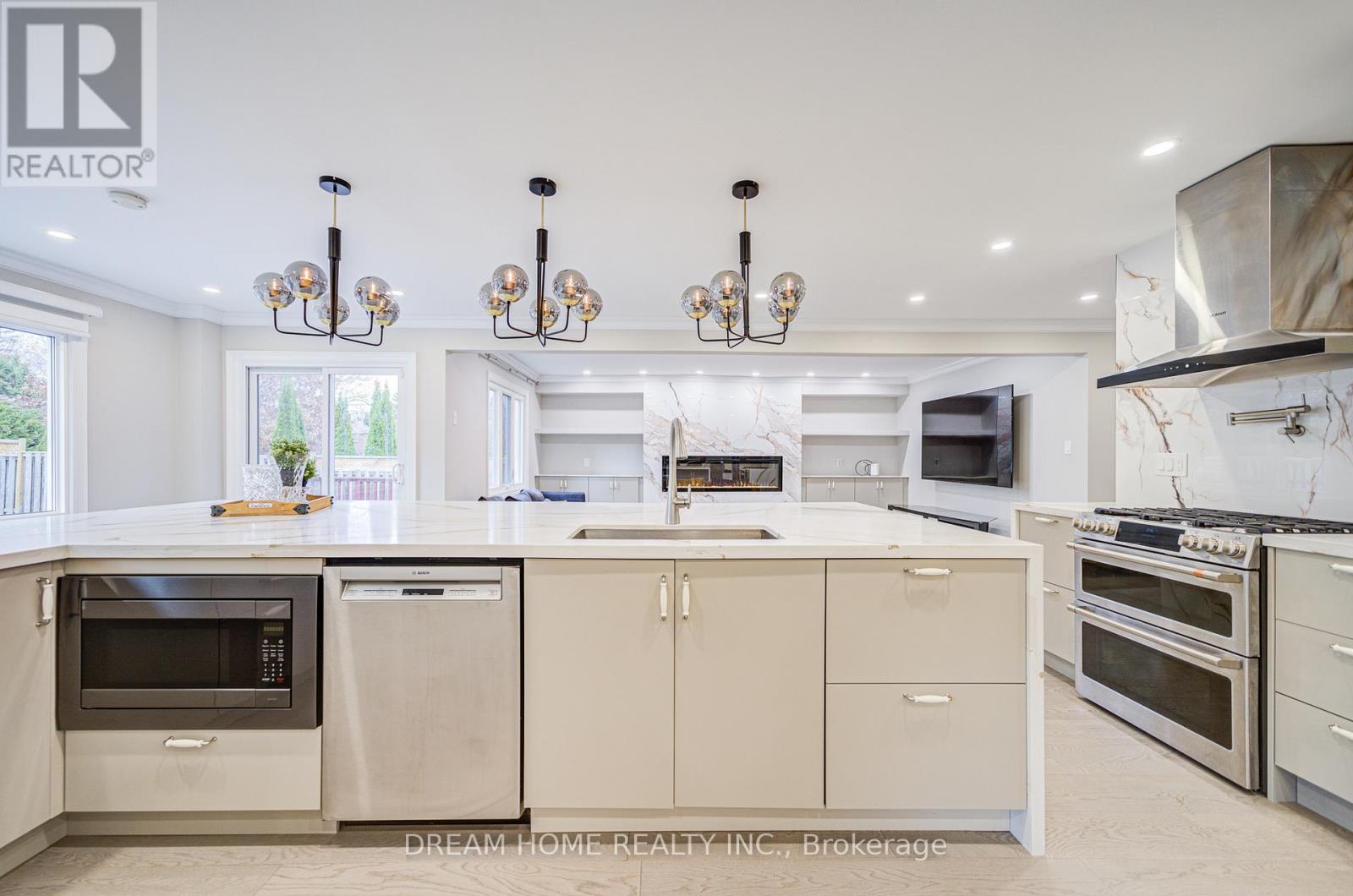352 KENNEDY STREET W - 12