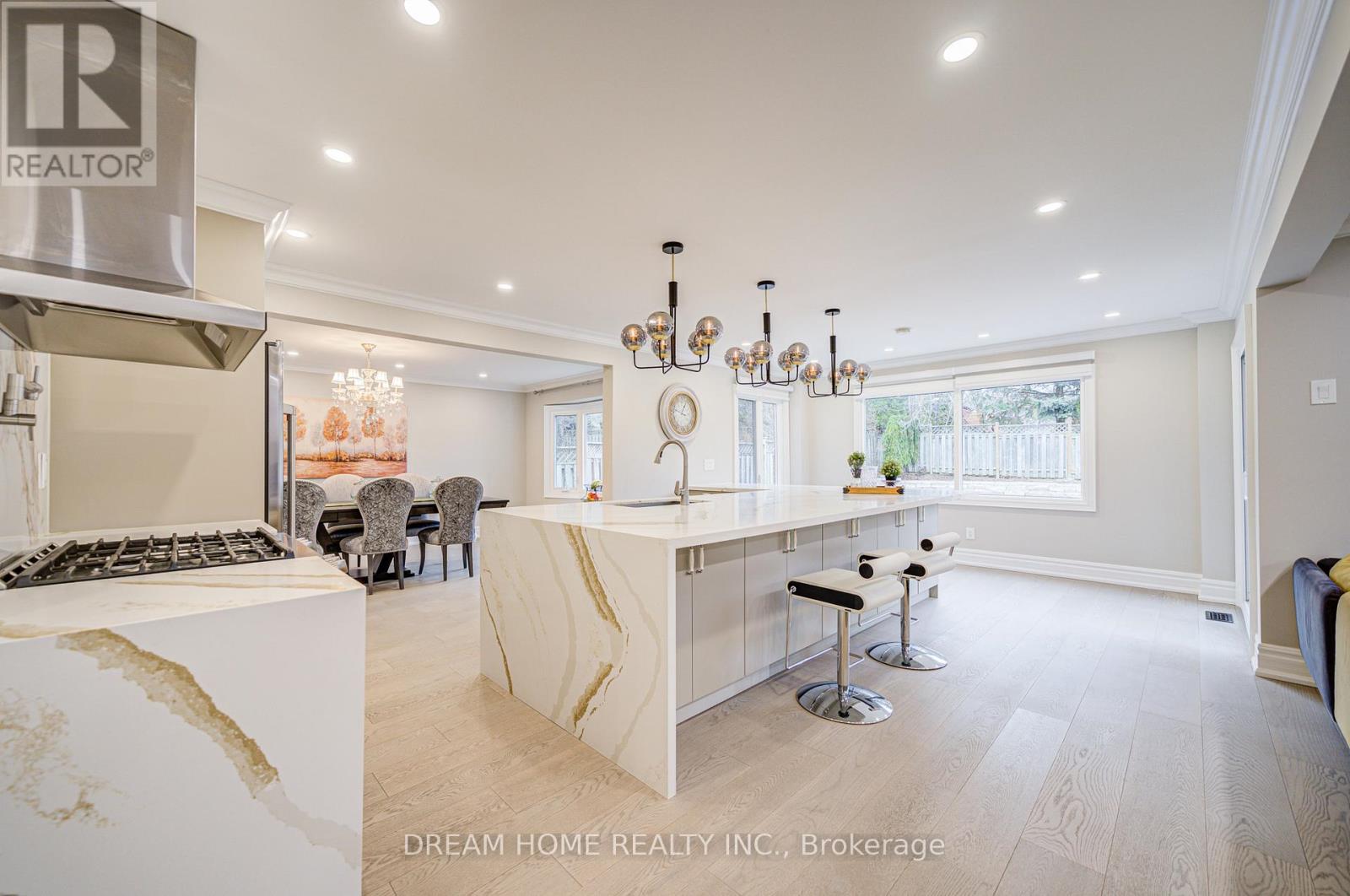 352 KENNEDY STREET W - 13