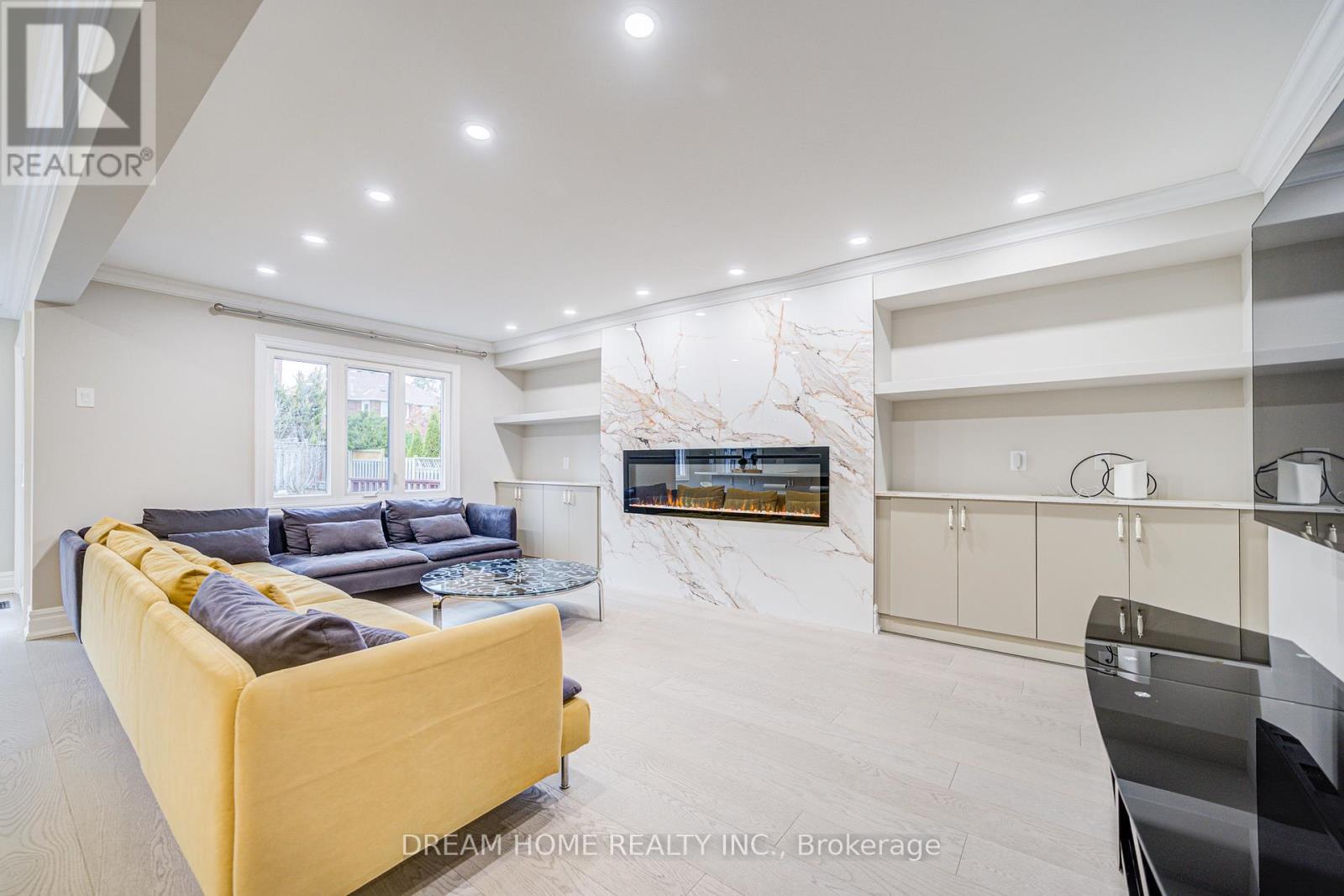 352 KENNEDY STREET W - 16