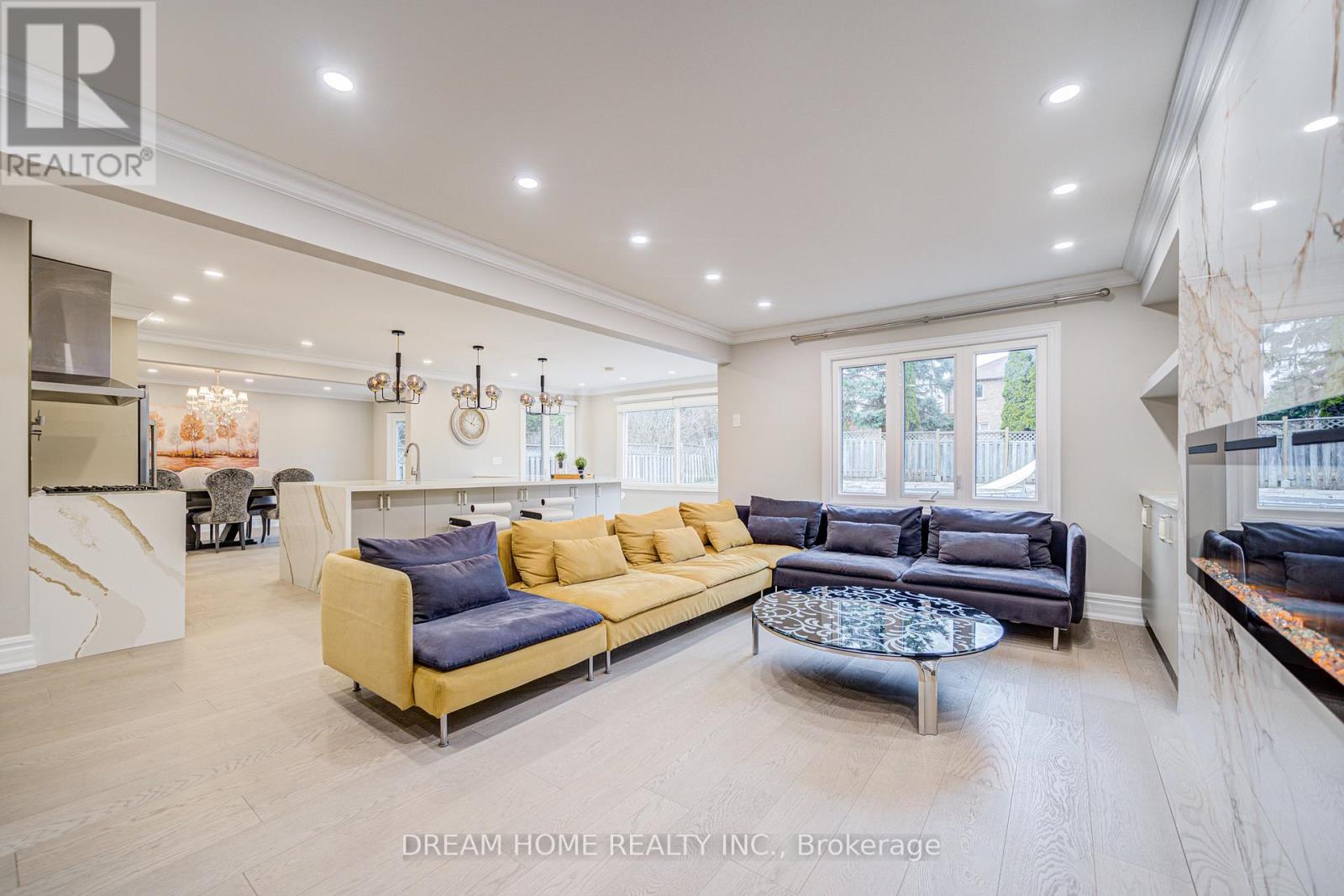 352 KENNEDY STREET W - 18